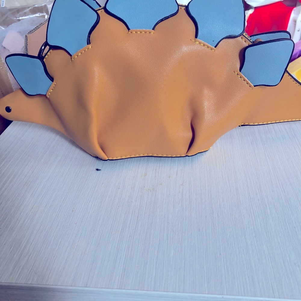 Yellow and Blue Stegosaurus Dinosaur 🦕 bag… - Picture 5 of 6